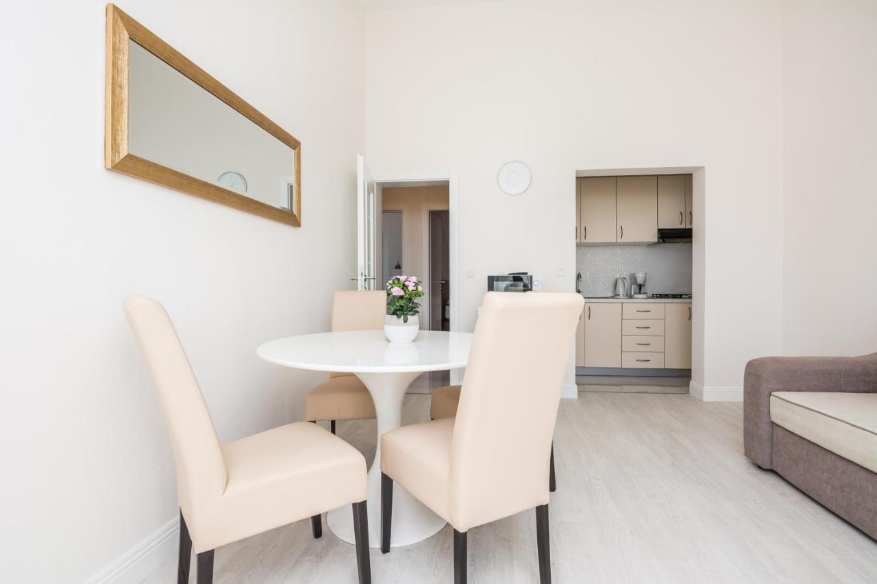 Apartments Medanic - Private Pool Privlaka  Luaran gambar