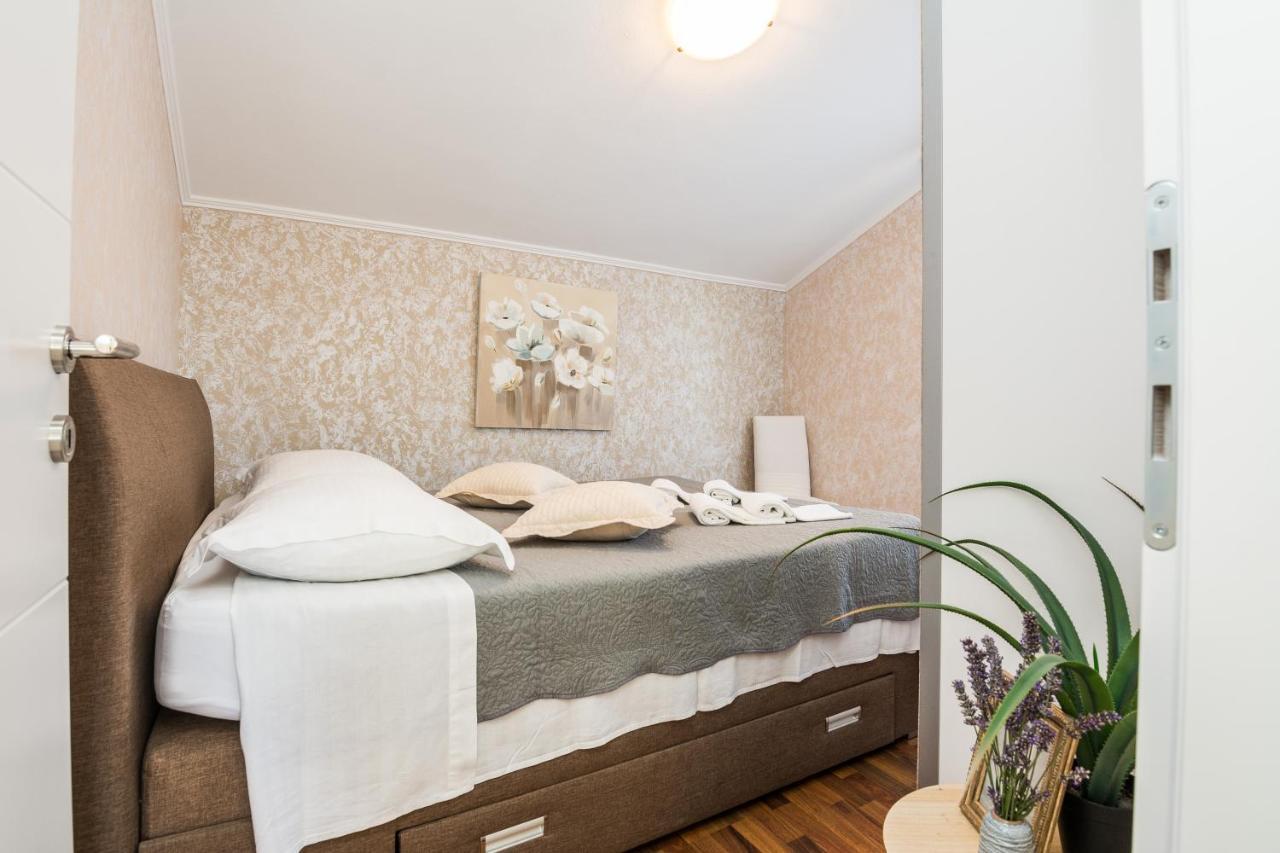 Apartments Medanic - Private Pool Privlaka  Luaran gambar