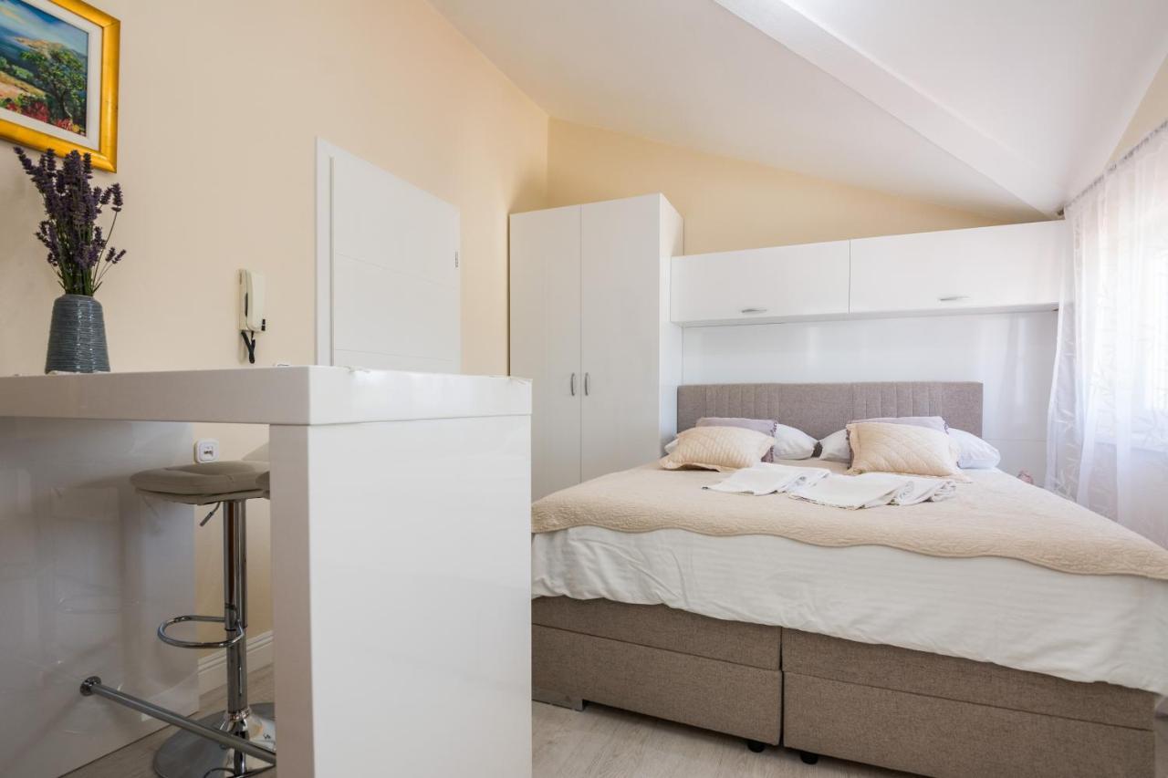 Apartments Medanic - Private Pool Privlaka  Luaran gambar