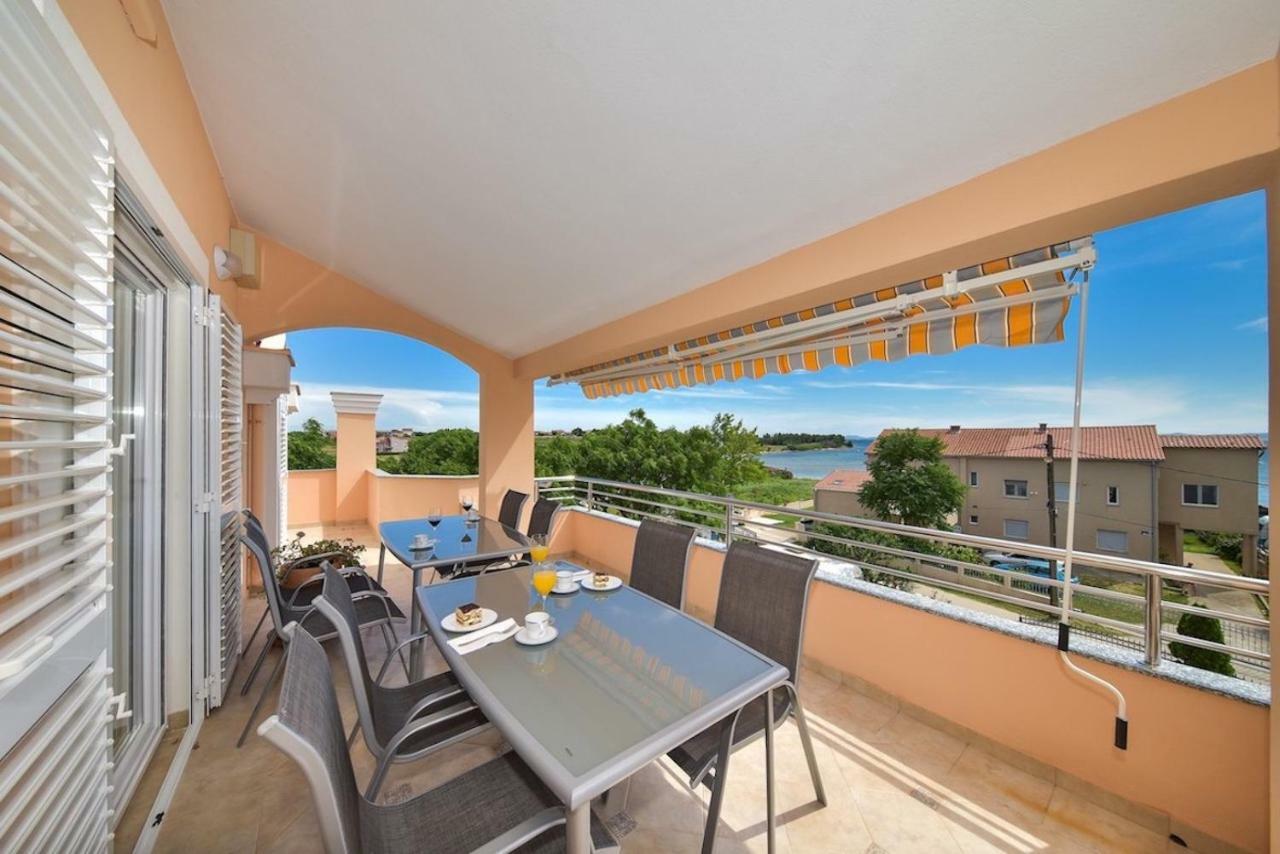 Apartments Medanic - Private Pool Privlaka  Luaran gambar