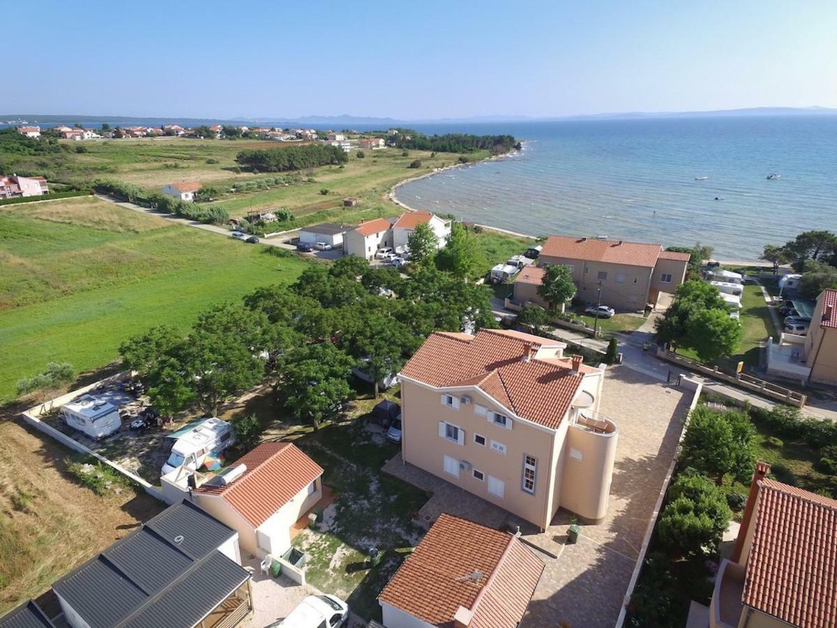 Apartments Medanic - Private Pool Privlaka  Luaran gambar