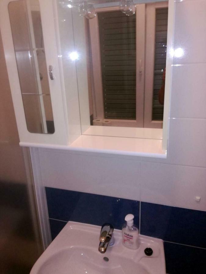 Apartments Medanic - Private Pool Privlaka  Luaran gambar