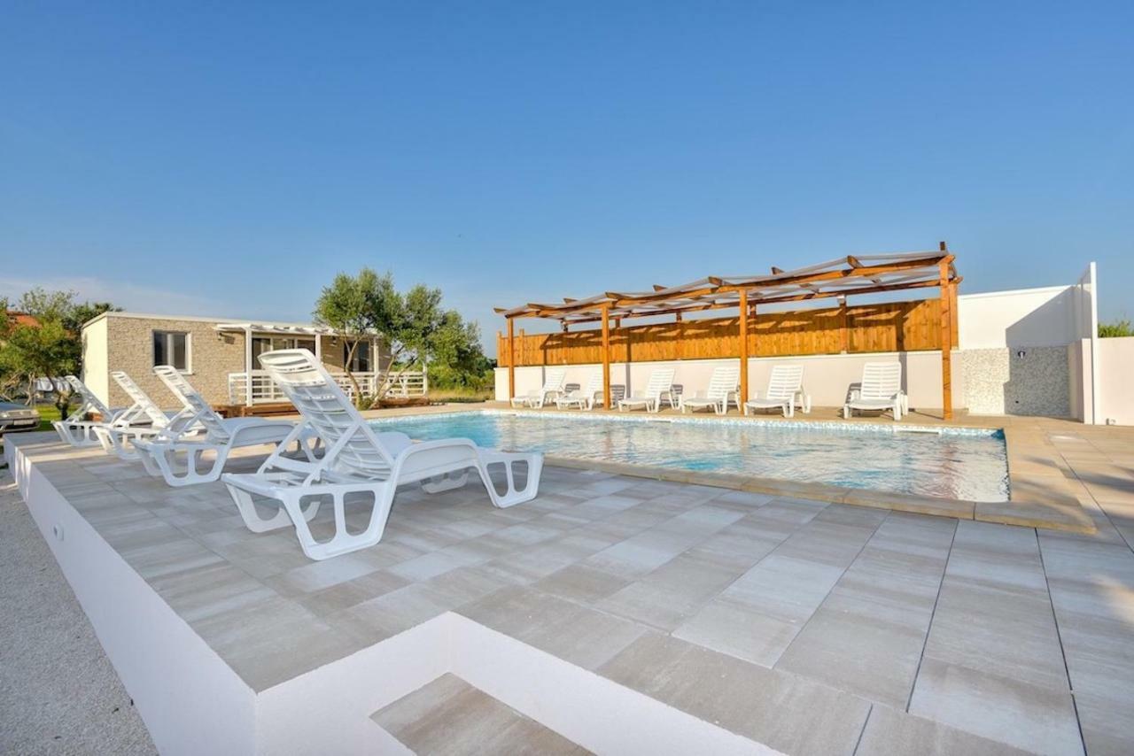 Apartments Medanic - Private Pool Privlaka  Luaran gambar