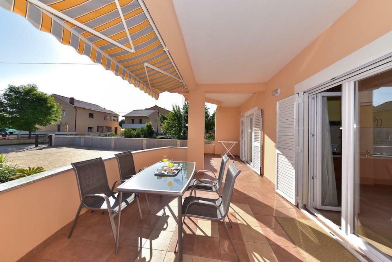 Apartments Medanic - Private Pool Privlaka  Luaran gambar