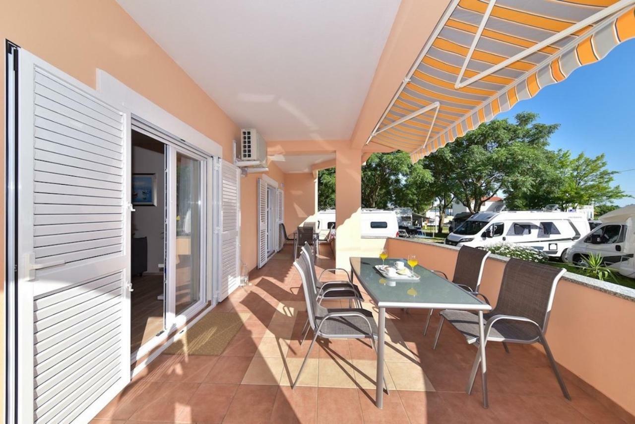 Apartments Medanic - Private Pool Privlaka  Luaran gambar